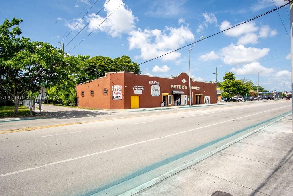 800 NW 36th Street, Miami, FL 33127 photo 2
