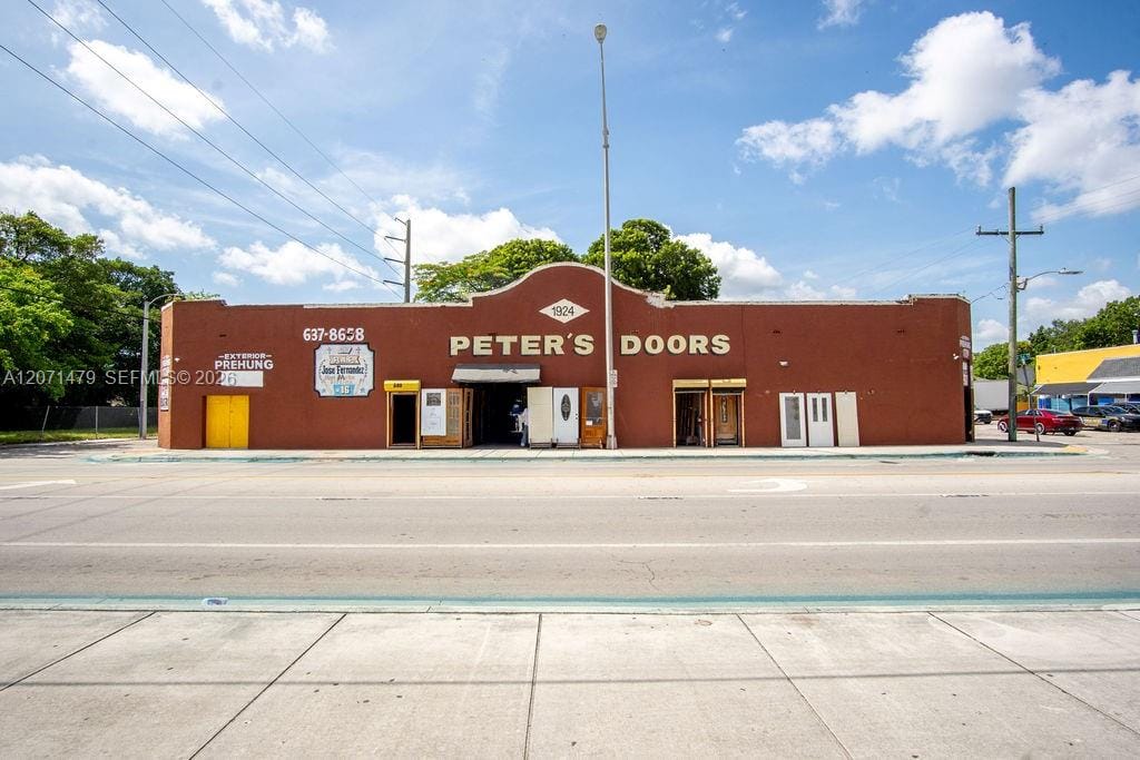 800 NW 36th Street, Miami, FL 33127