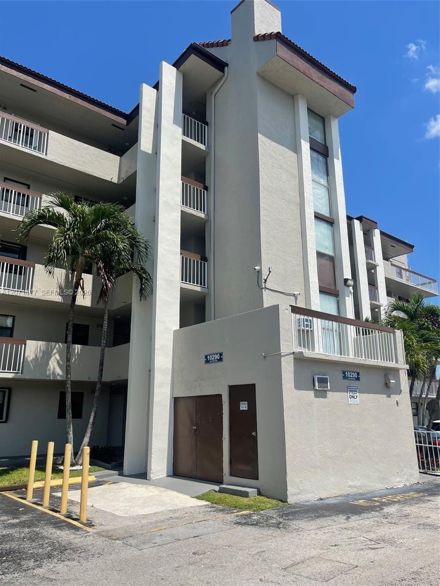 10290 NW 9th St Circle 113, Miami, FL 33172