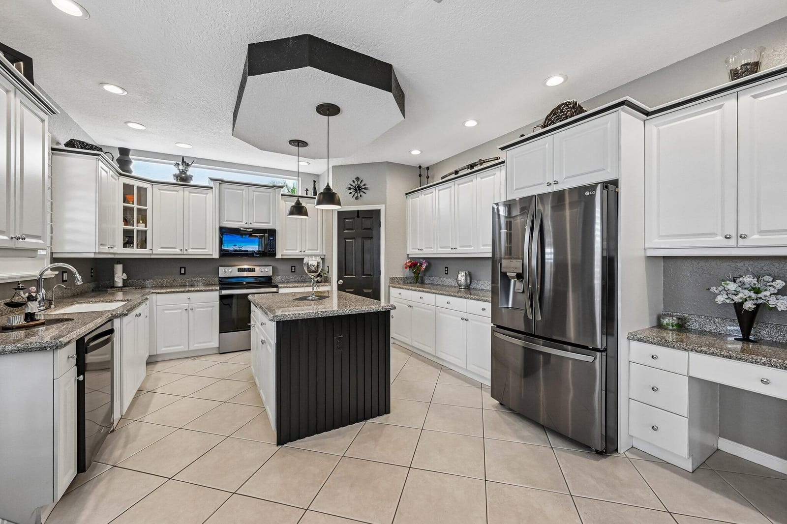 2415 WESTMONT Drive — photo 11