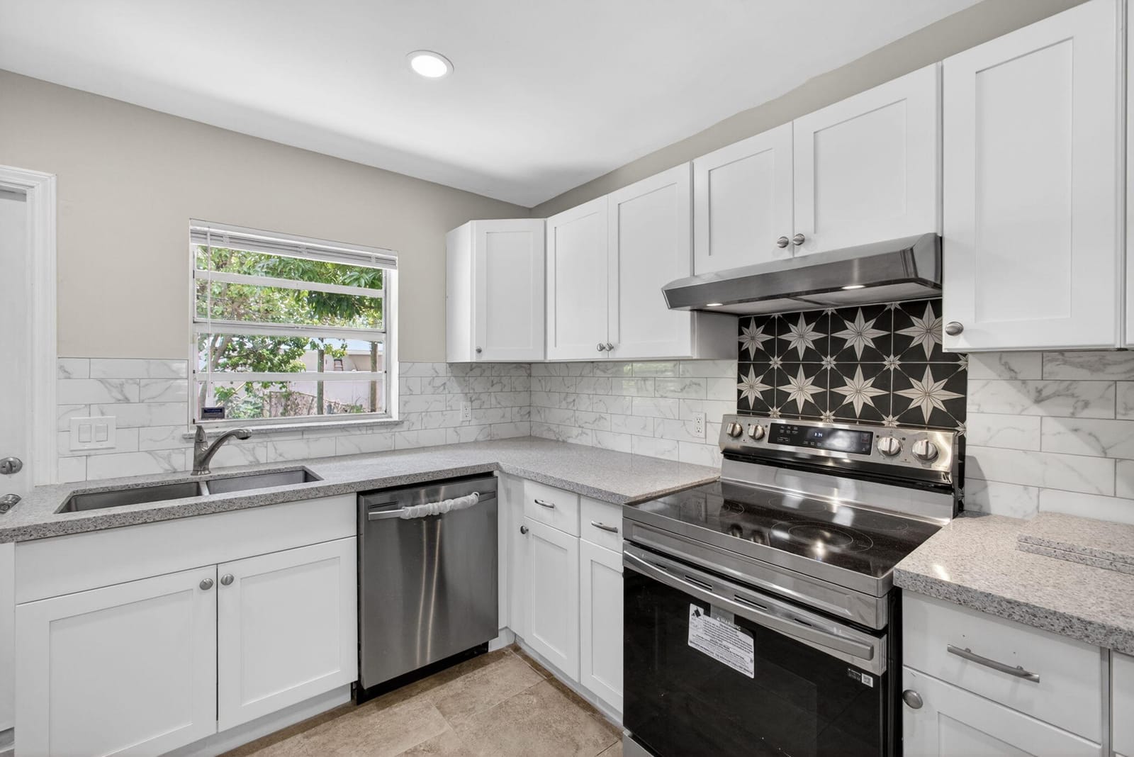 9484 Sun Court — photo 12