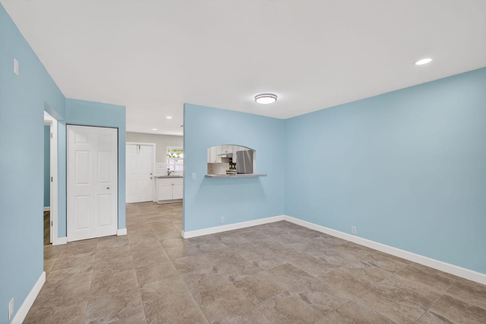 9484 Sun Court — photo 9