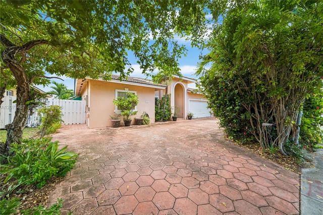 1220 SW 139th Avenue, Nyurka Estates, Miami, FL