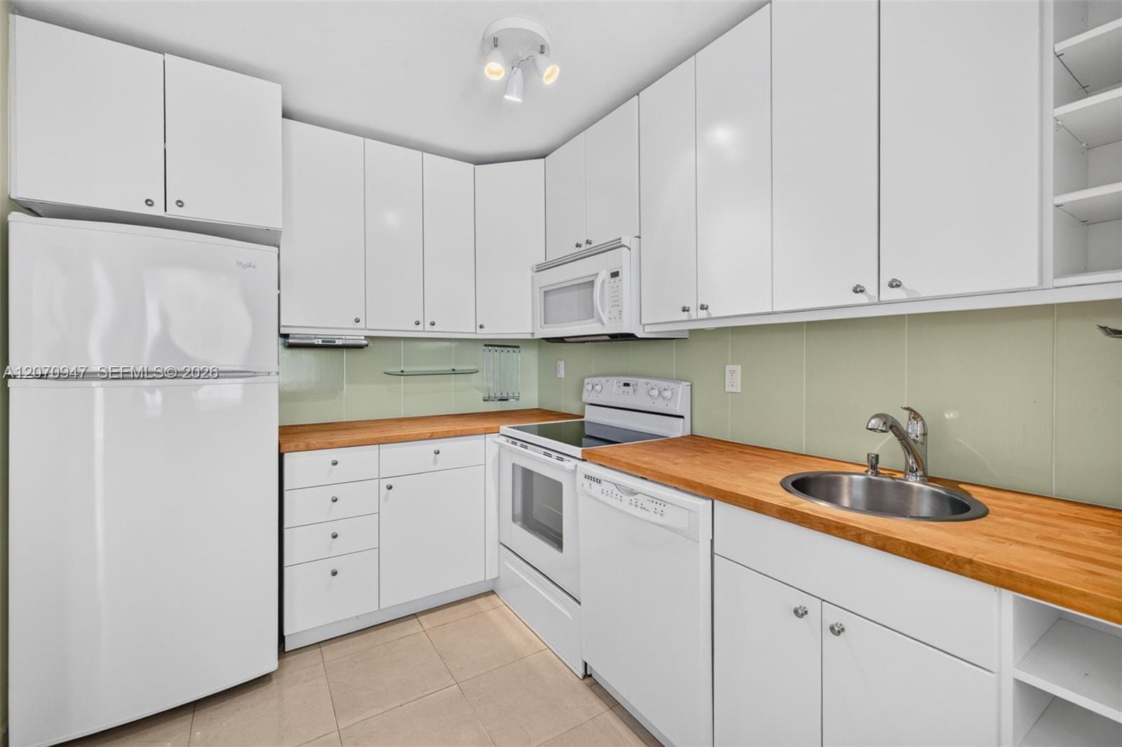 3731 N Country Club Drive 1023, Aventura, FL 33180 photo 18