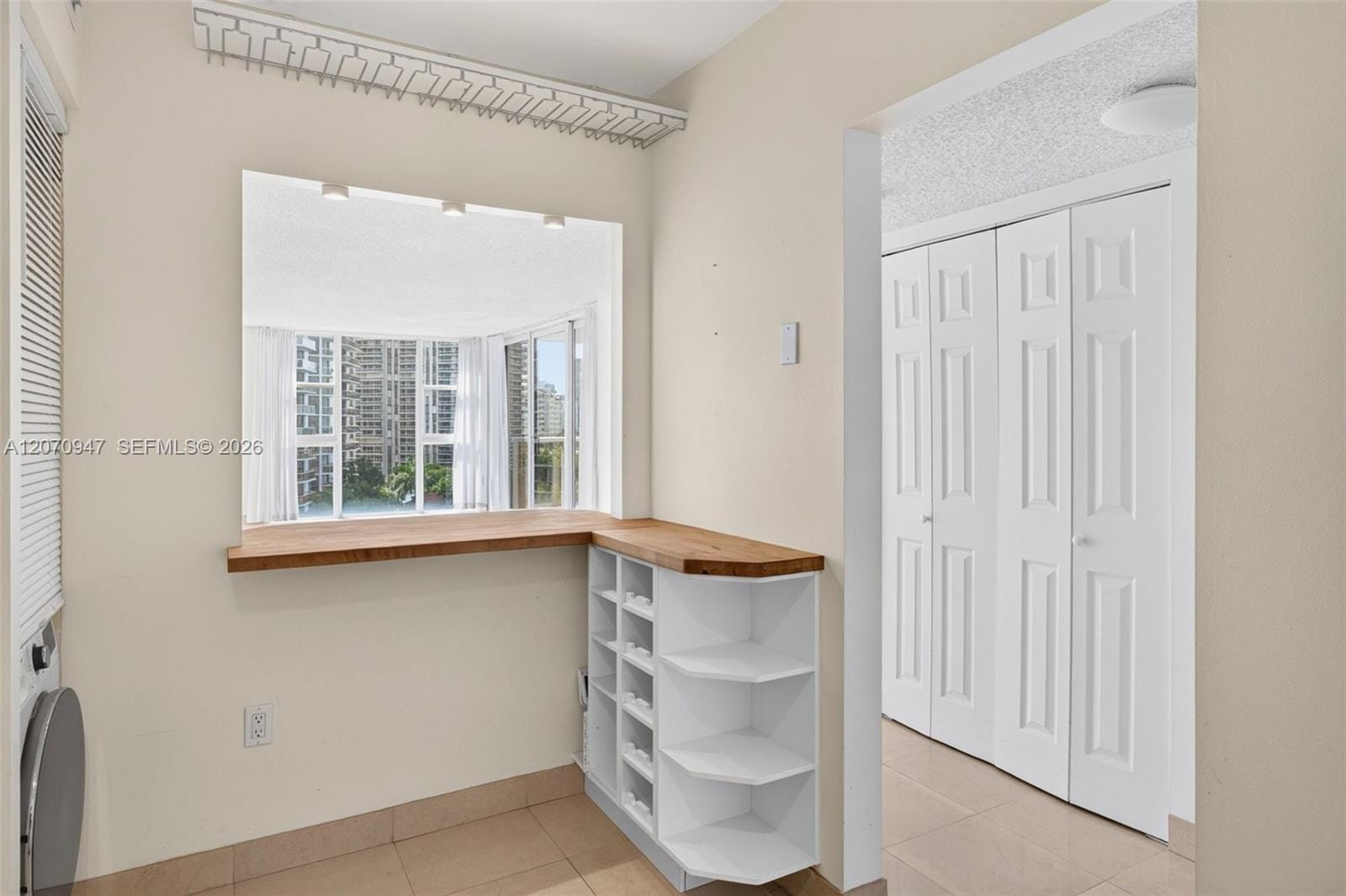 3731 N Country Club Drive 1023, Aventura, FL 33180 photo 20