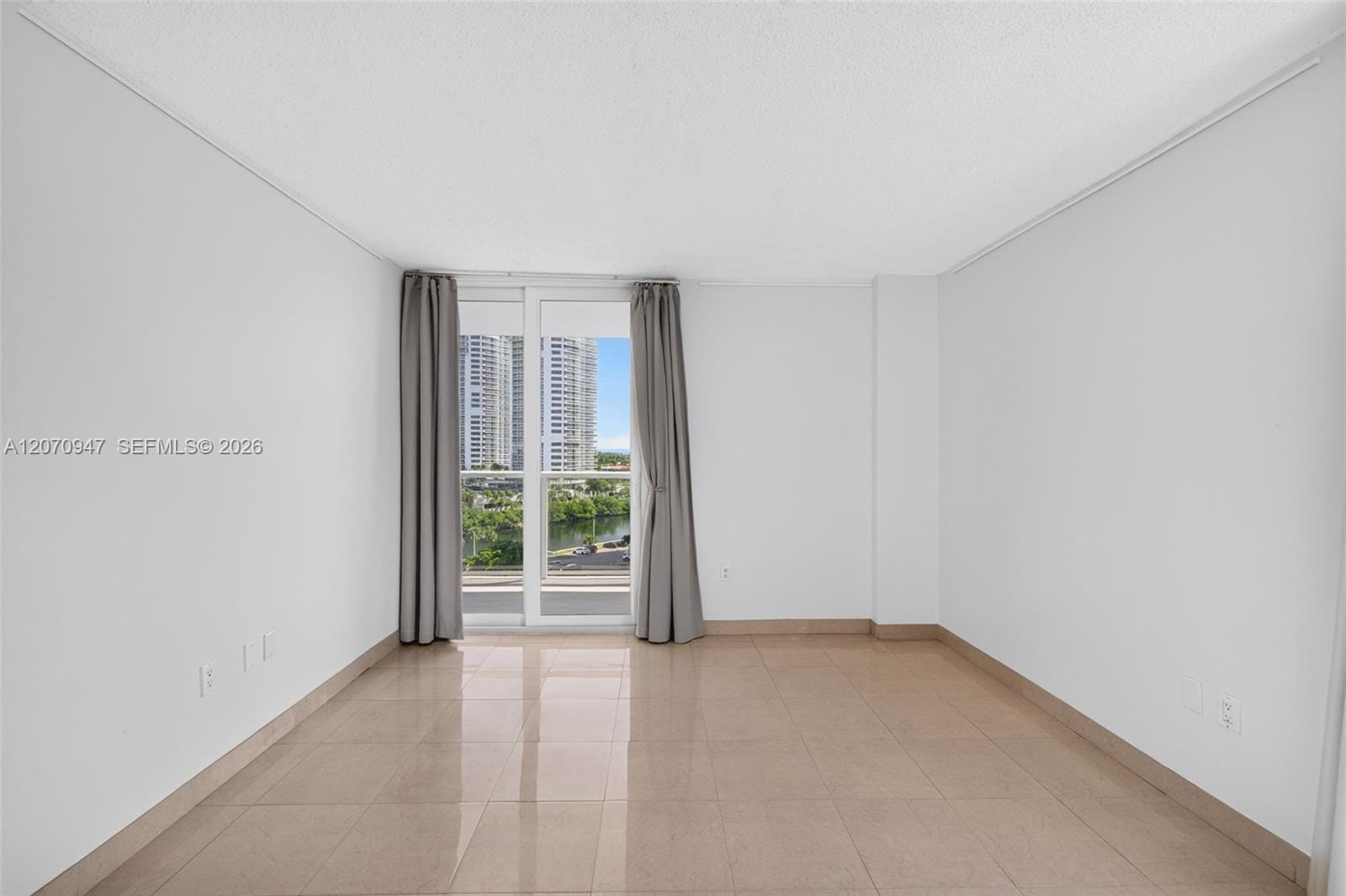 3731 N Country Club Drive 1023, Aventura, FL 33180 photo 27