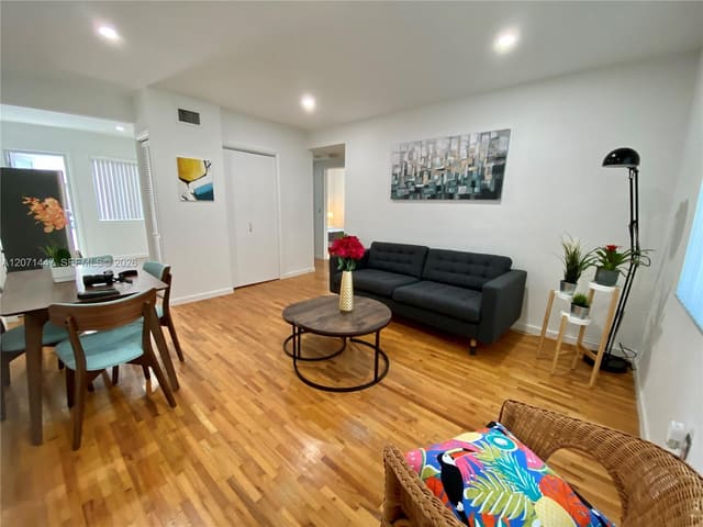 215 Antilla Avenue 1, Coral Gables, FL 33134
