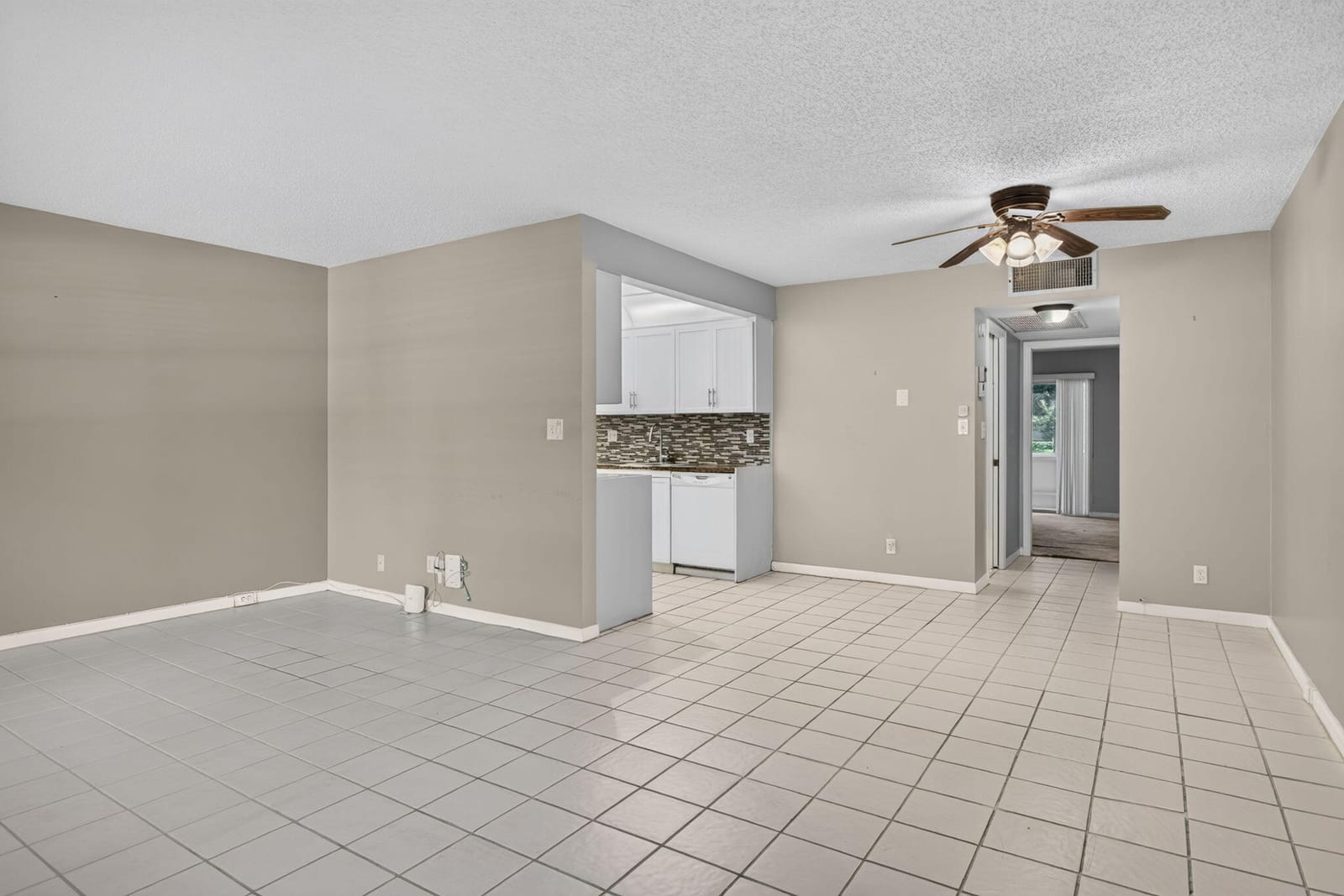 2002 Granada Drive E1, Coconut Creek, FL 33066 photo 4
