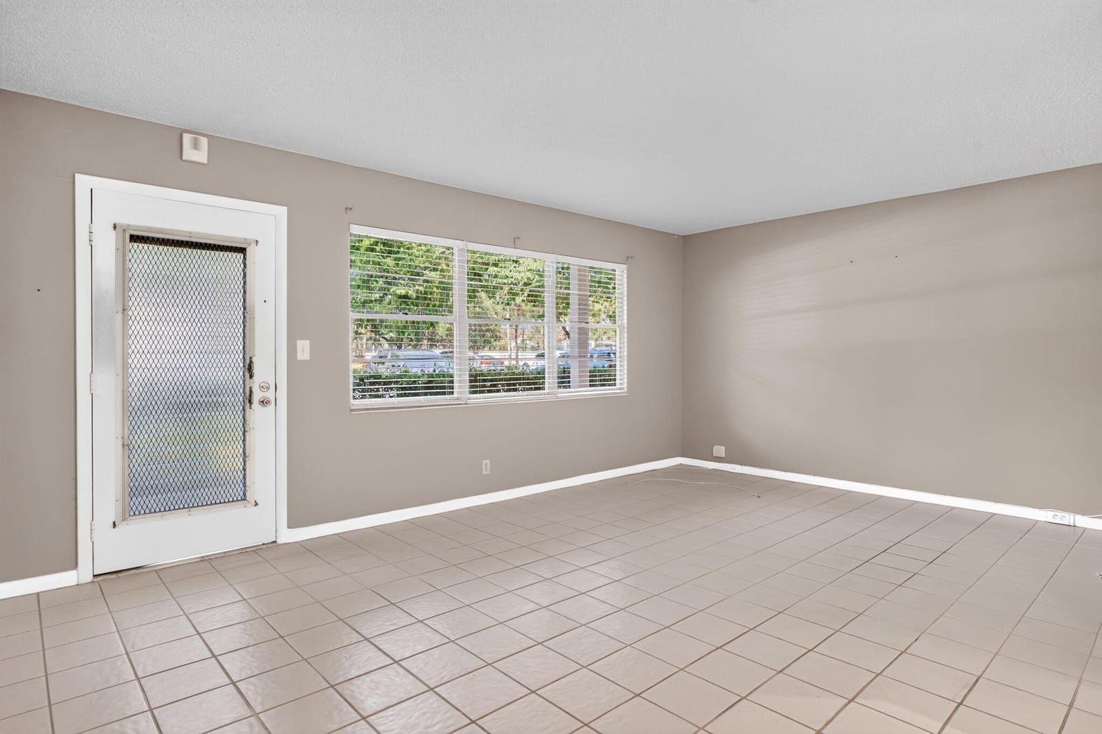 2002 Granada Drive E1, Coconut Creek, FL 33066 photo 5