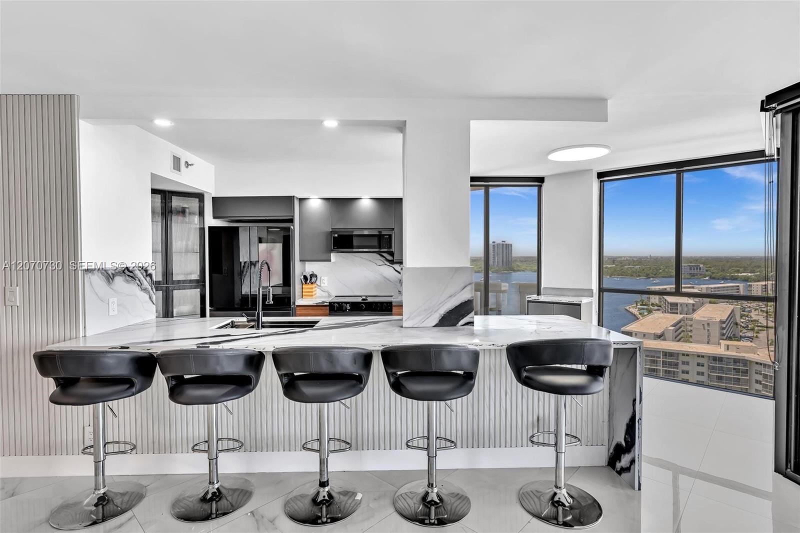 1000 W Island Boulevard 1710, Aventura, FL 33160 photo 11
