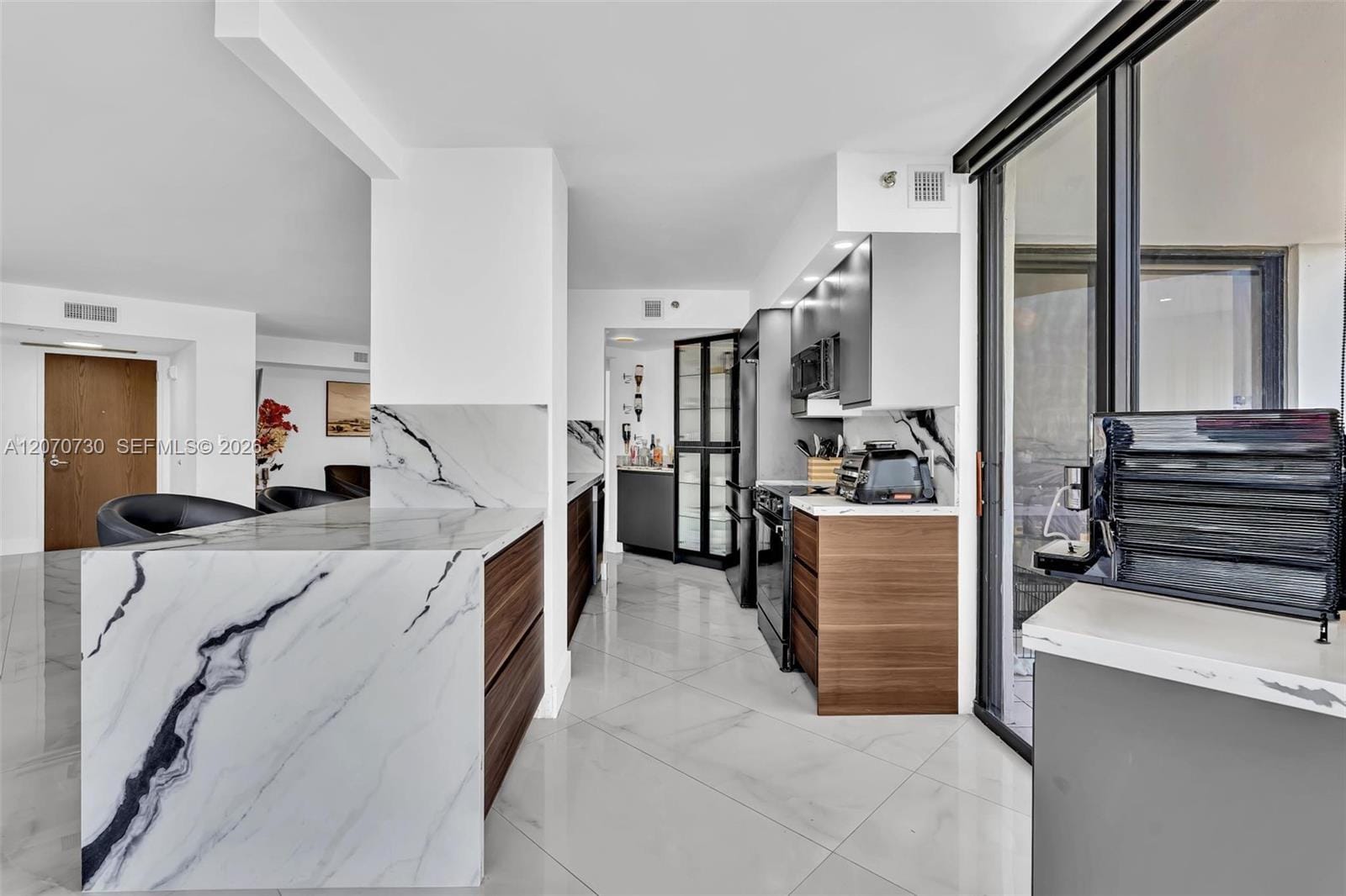 1000 W Island Boulevard 1710, Aventura, FL 33160 photo 12