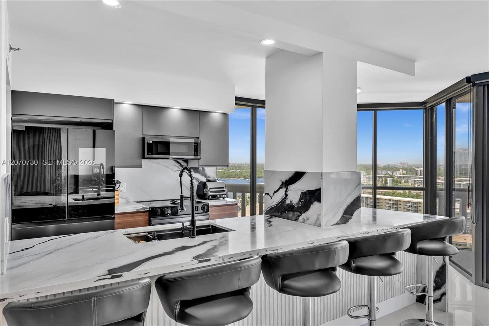 1000 W Island Boulevard 1710, Aventura, FL 33160 photo 13
