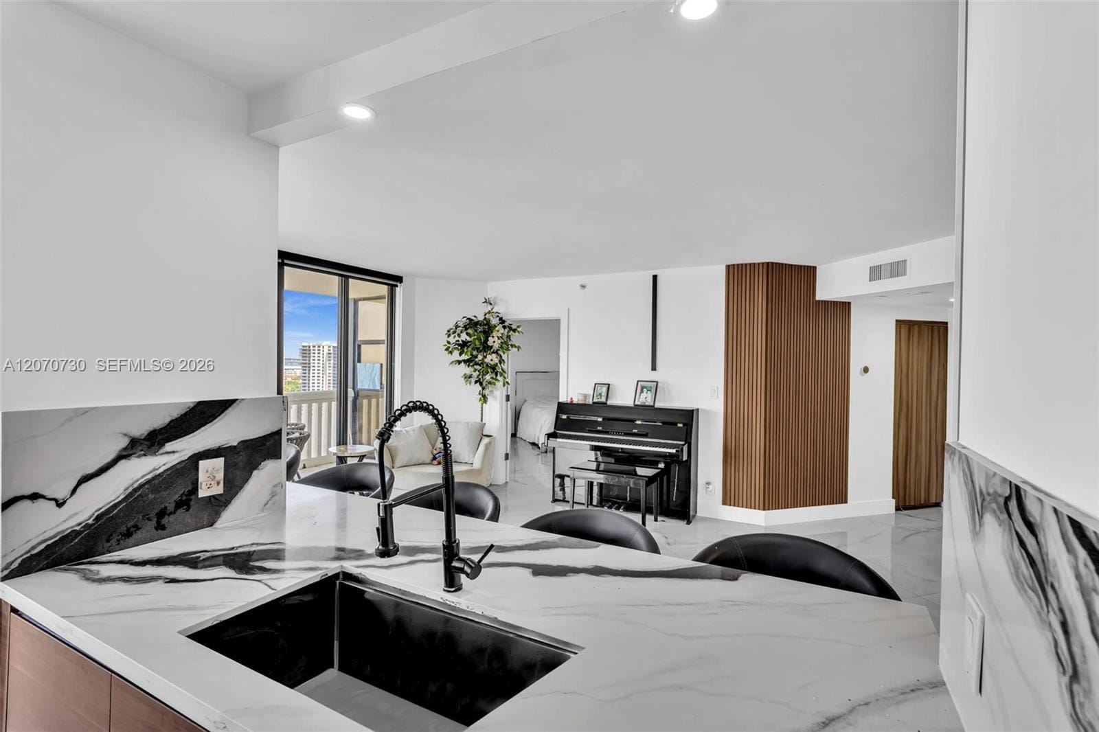 1000 W Island Boulevard 1710, Aventura, FL 33160 photo 16
