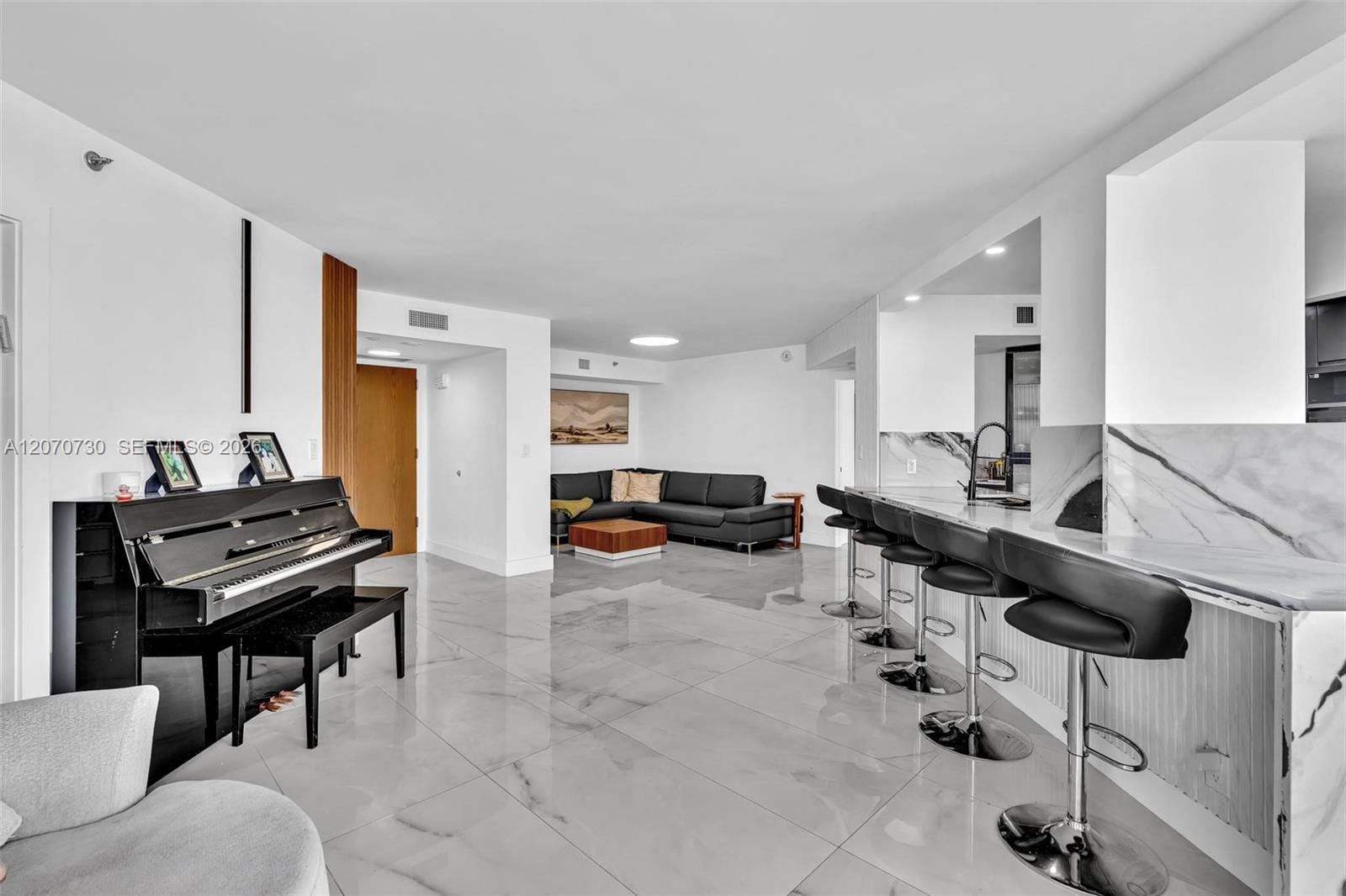 1000 W Island Boulevard 1710, Aventura, FL 33160 photo 18