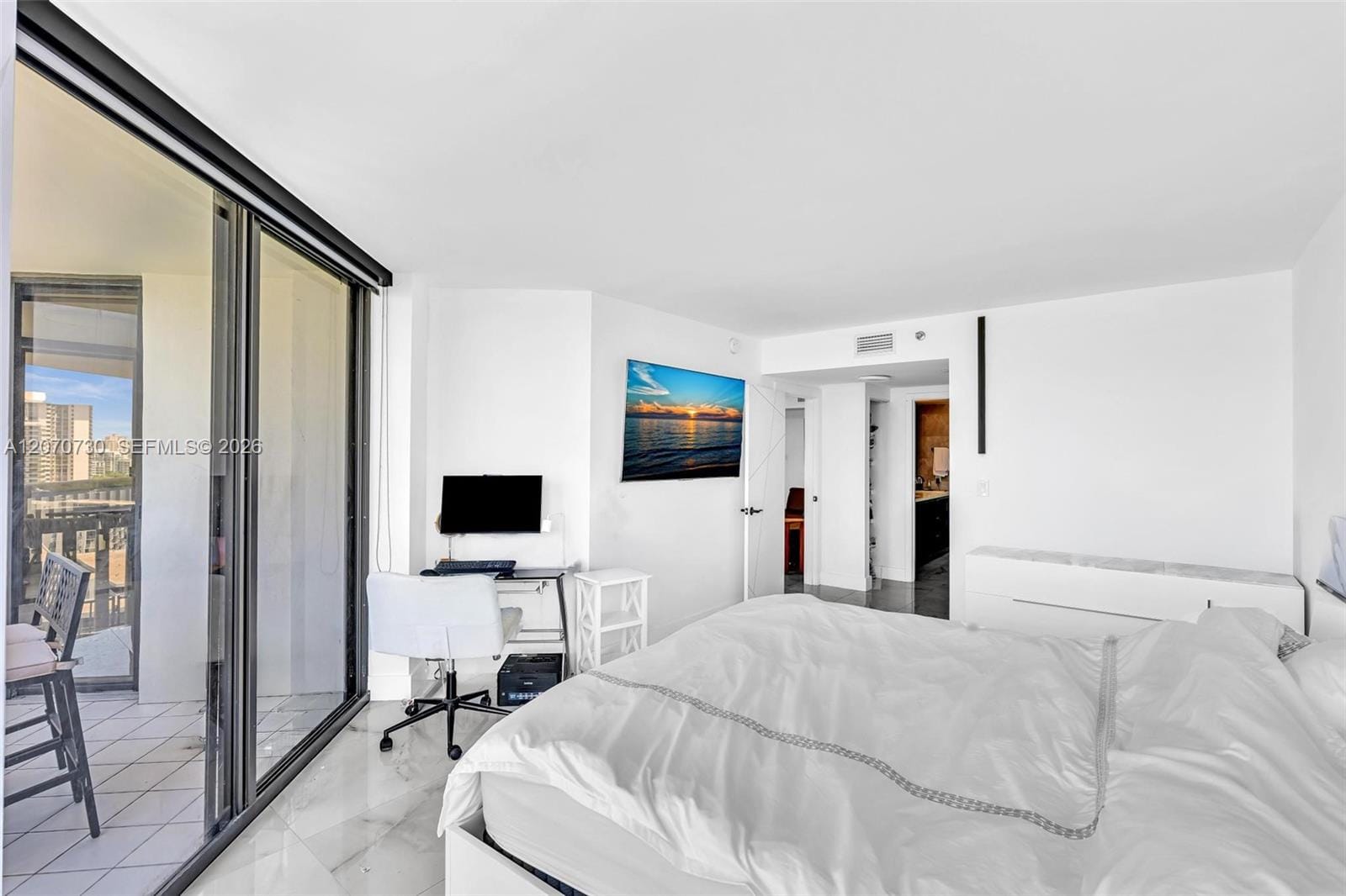 1000 W Island Boulevard 1710, Aventura, FL 33160 photo 28