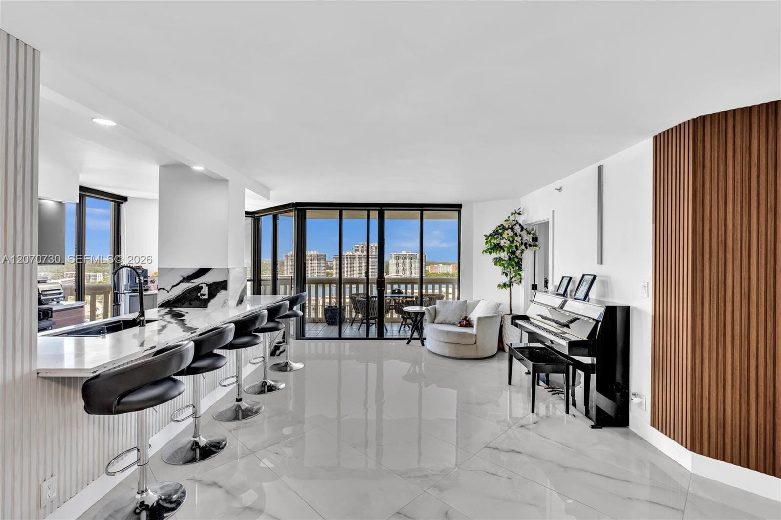 1000 W Island Boulevard 1710, Aventura, FL 33160 photo 4