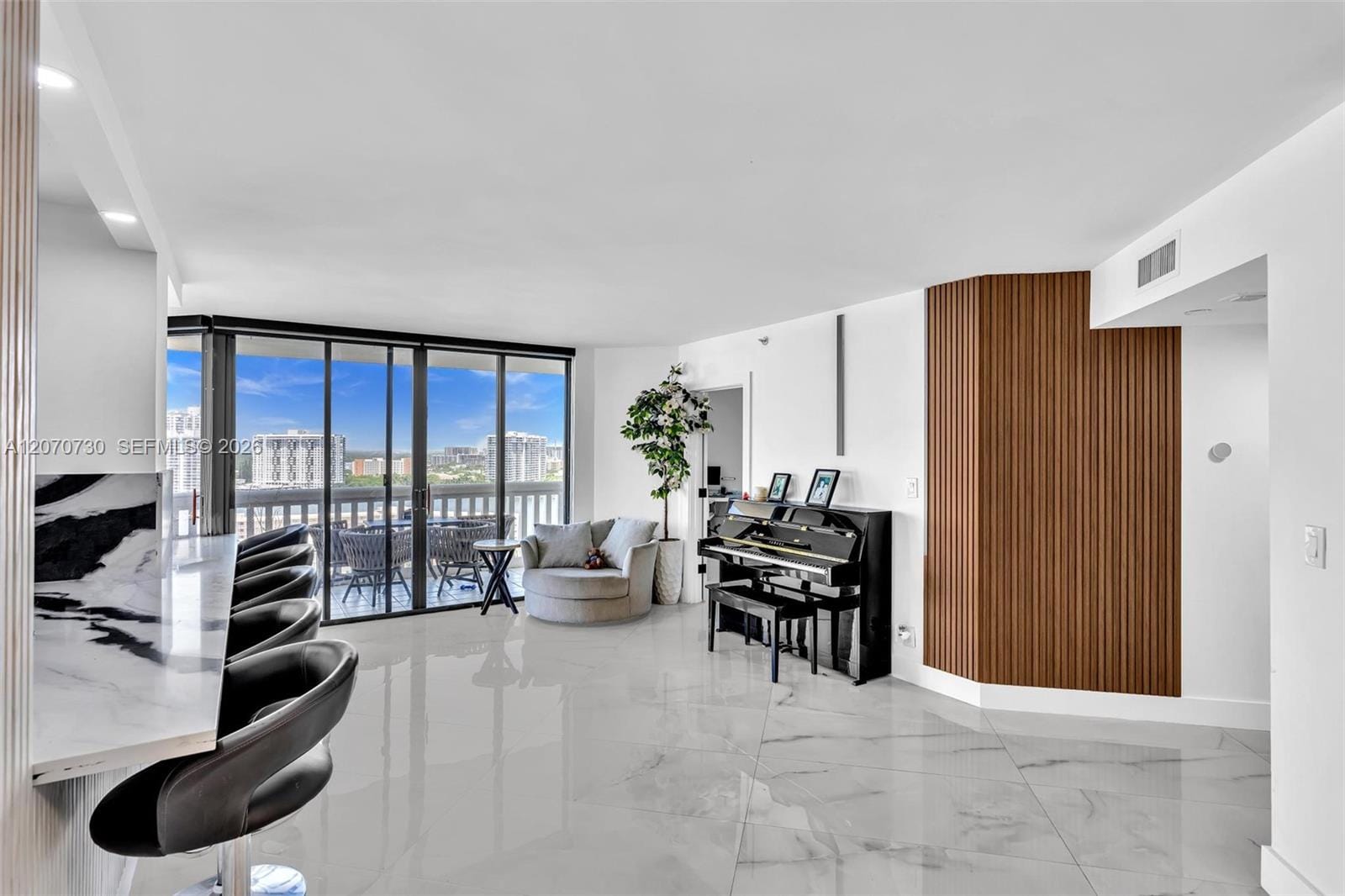 1000 W Island Boulevard 1710, Aventura, FL 33160 photo 10