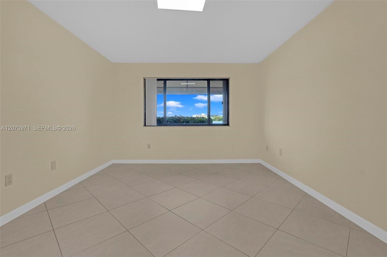 15545 N Miami Lakeway N 106 — photo 11