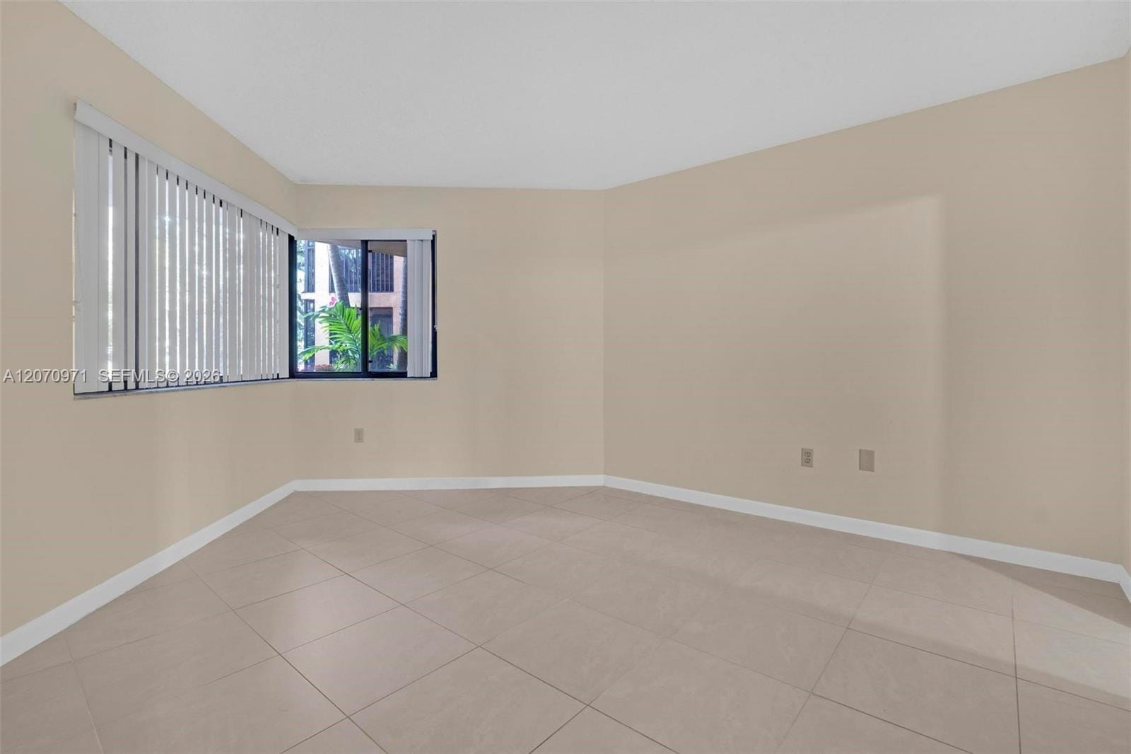 15545 N Miami Lakeway N 106 — photo 12