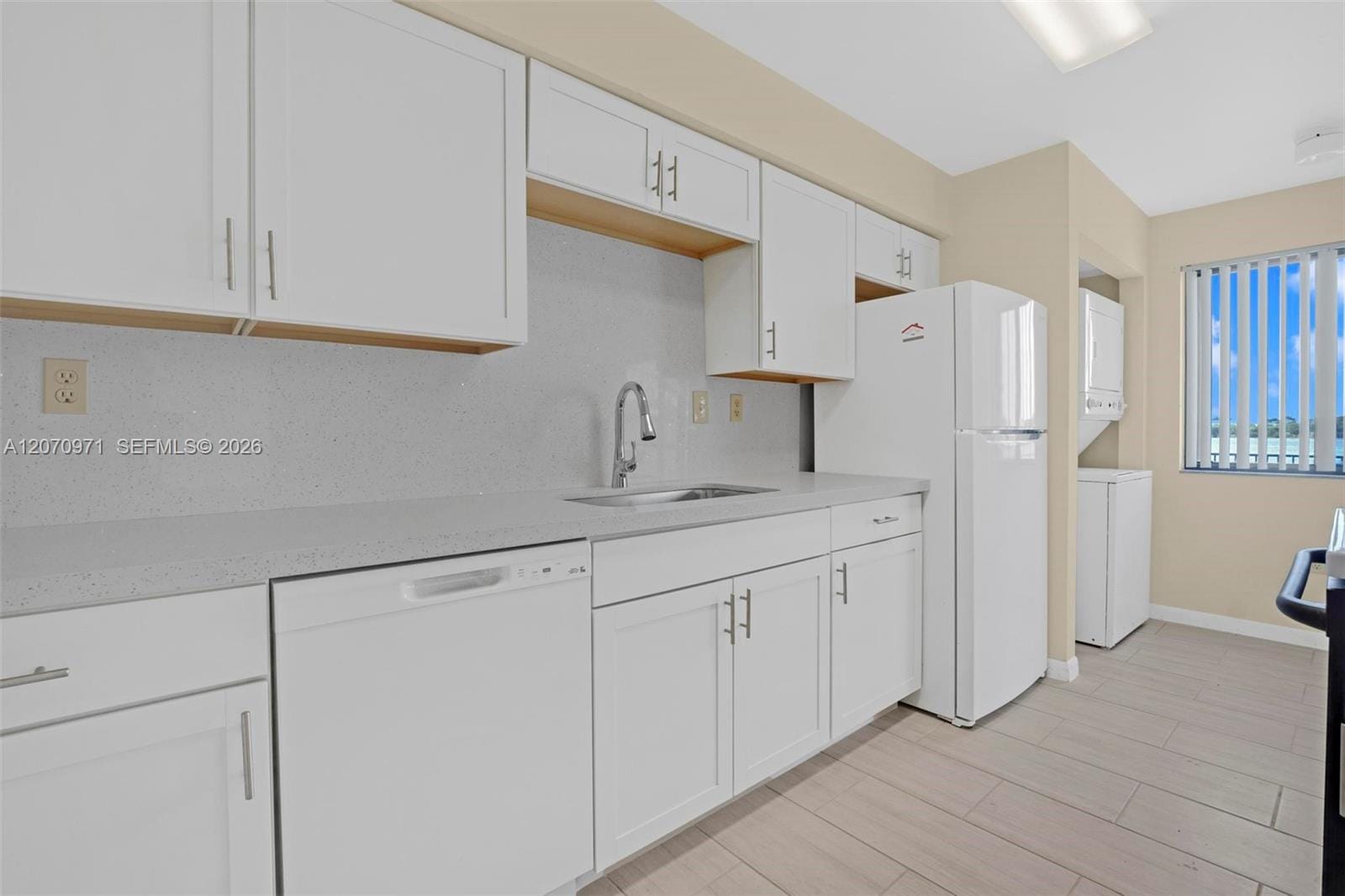 15545 N Miami Lakeway N 106 — photo 5