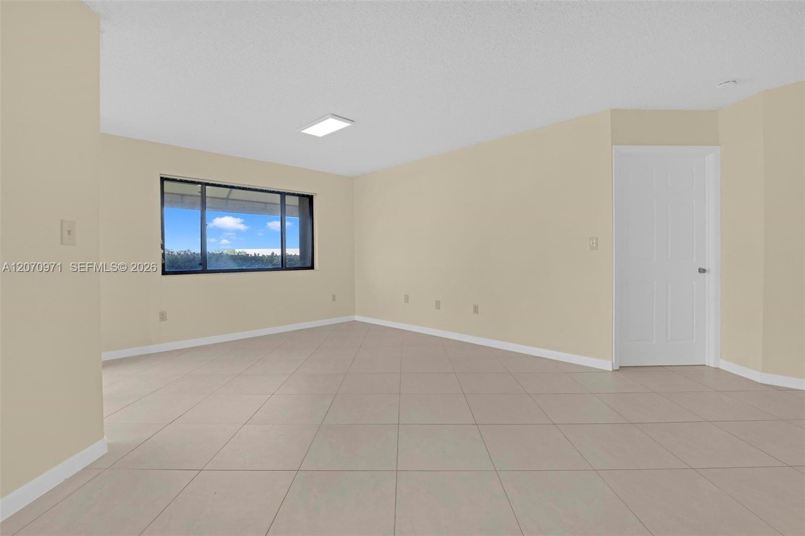 15545 N Miami Lakeway N 106 — photo 9