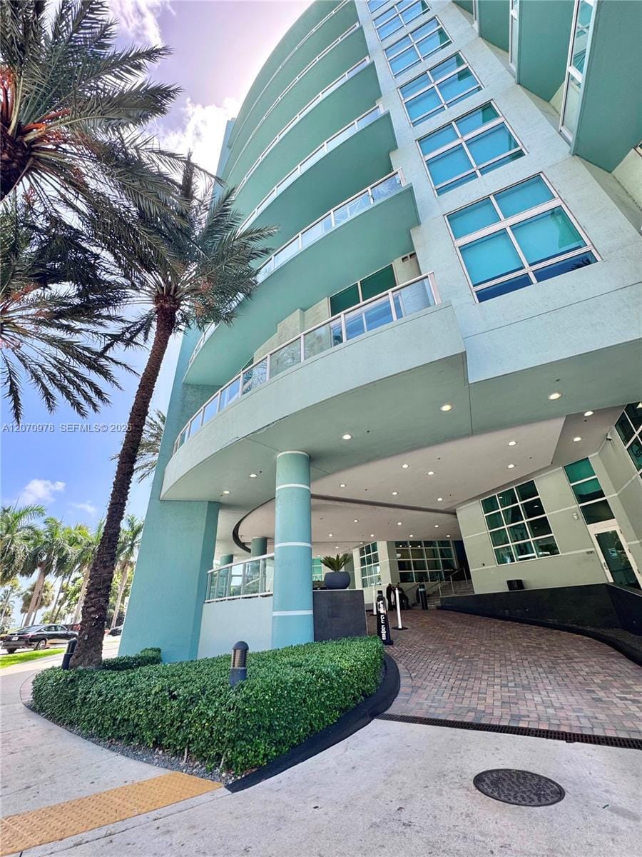 1900 N Bayshore Drive 1807, Miami, FL 33132