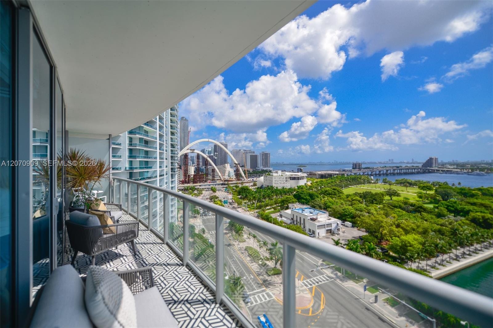 888 Biscayne Boulevard 1509, Miami, FL 33132 photo 16