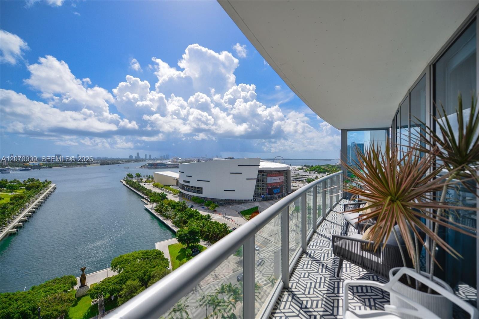 888 Biscayne Boulevard 1509, Miami, FL 33132 photo 19