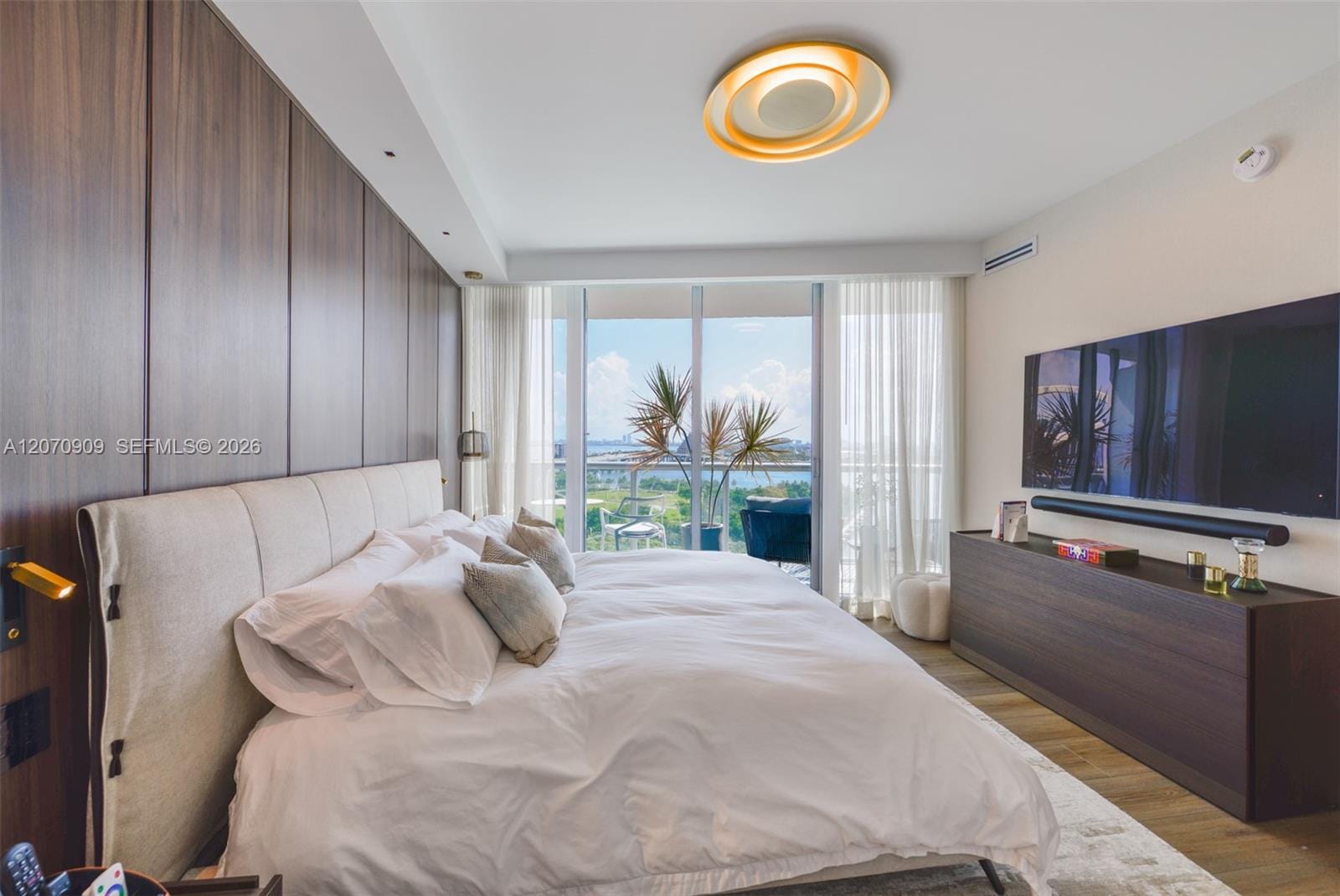 888 Biscayne Boulevard 1509 — photo 8