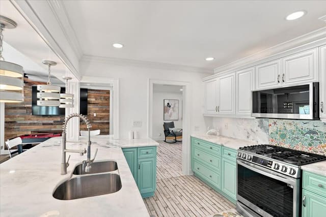1736 NW 39th Street, Oakland Park, FL 33309