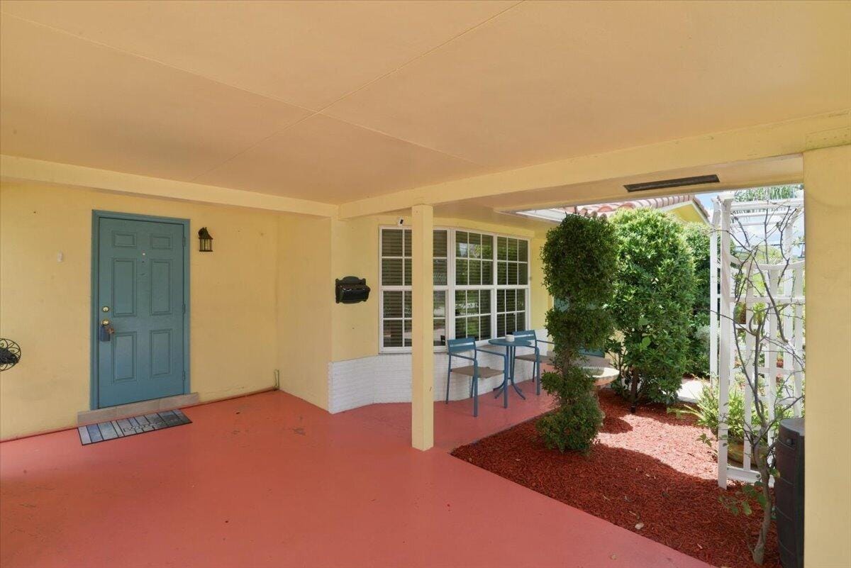 1736 NW 39th Street — photo 5