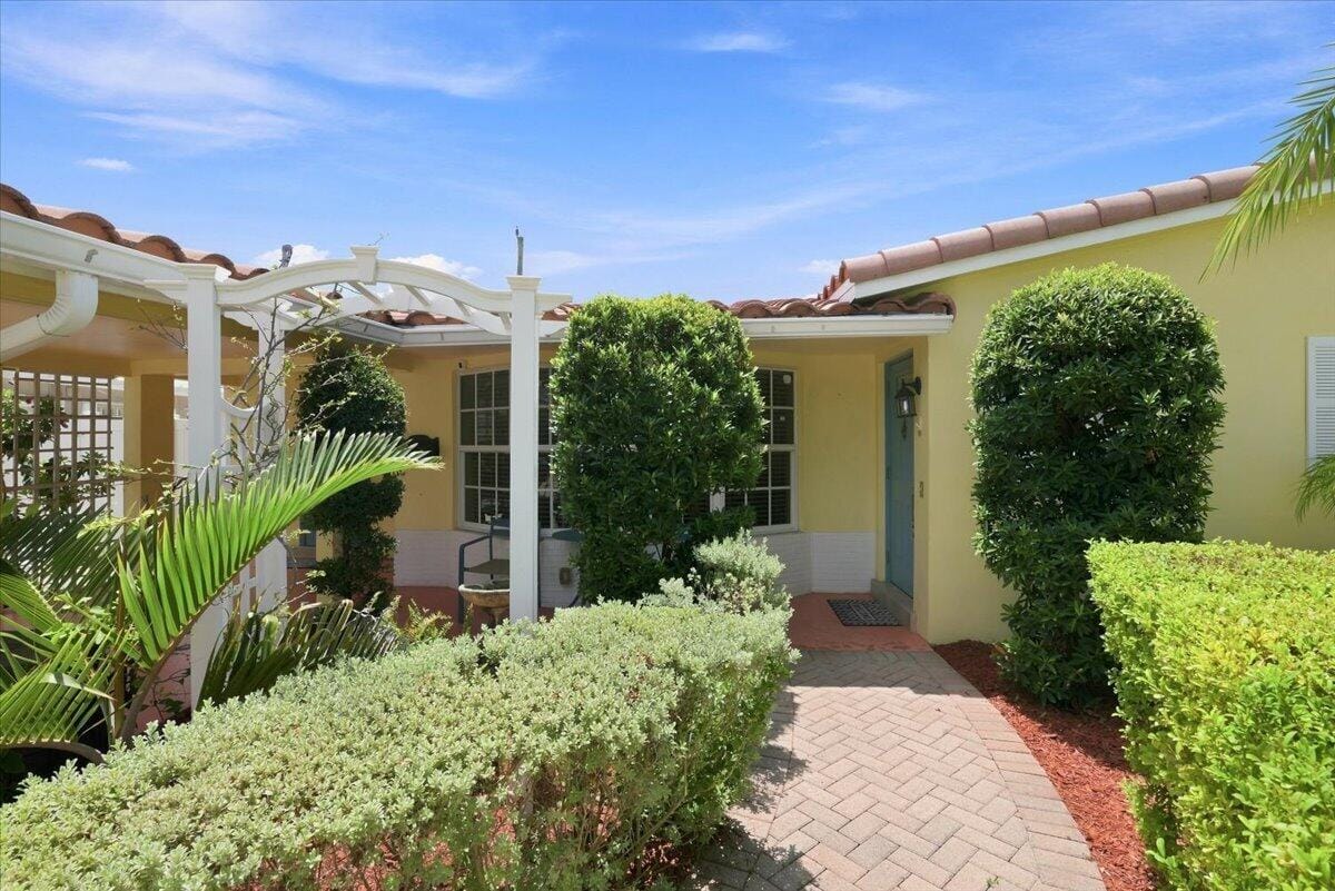 1736 NW 39th Street — photo 6