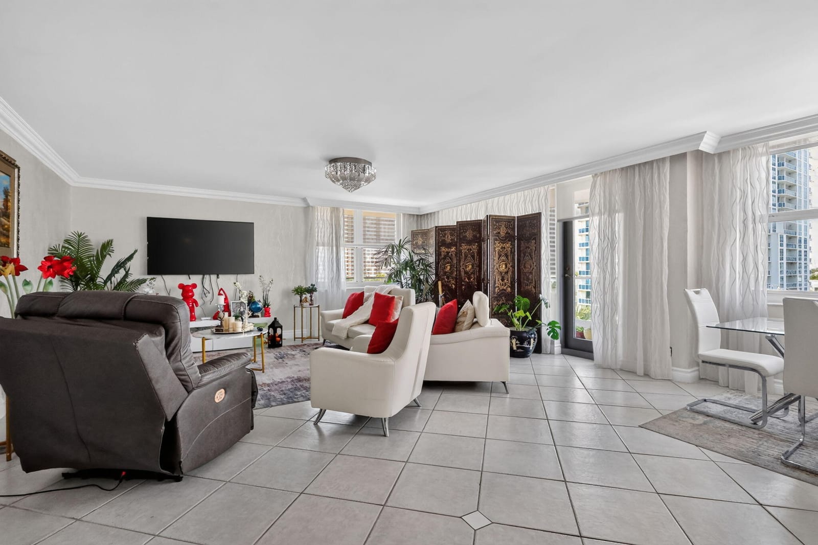 1920 S Ocean Drive 6A — photo 4