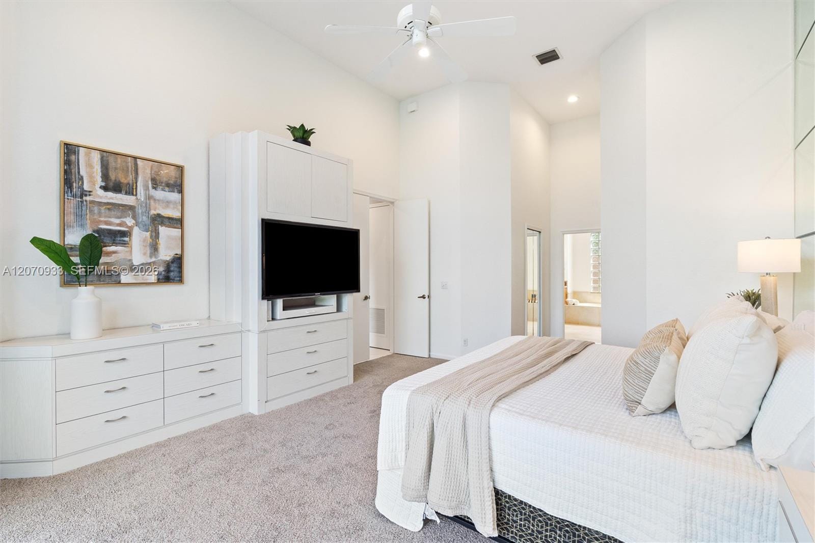 2733 Meadowood Drive — photo 11