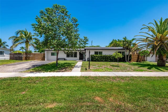 18145 SW 95th Court, sold in ZIP 33157, Palmetto Bay, FL