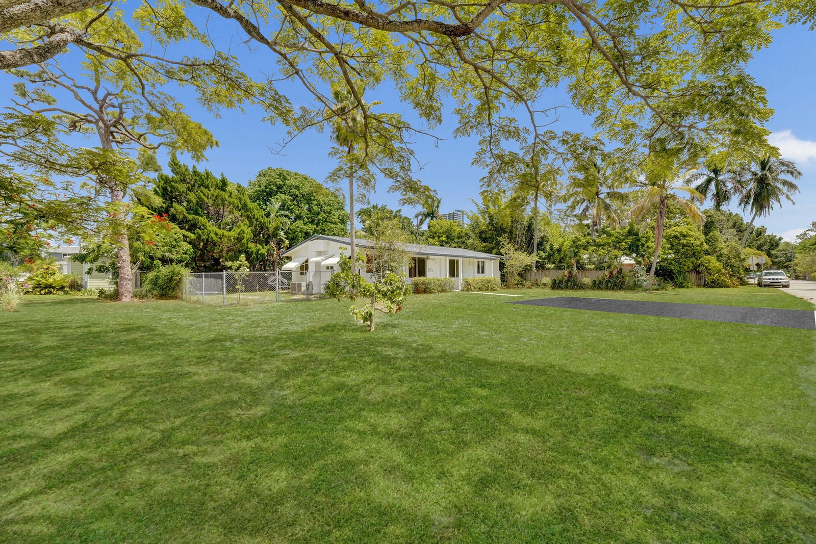 611 SW 7TH Street — photo 4