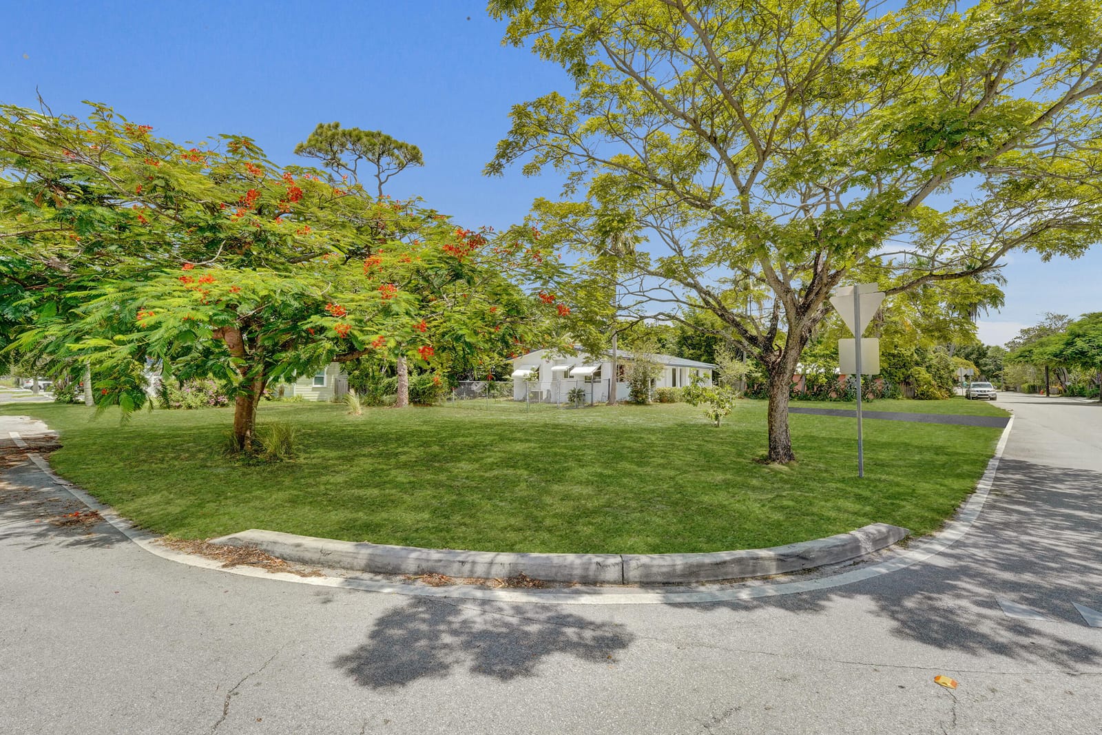 611 SW 7TH Street — photo 5