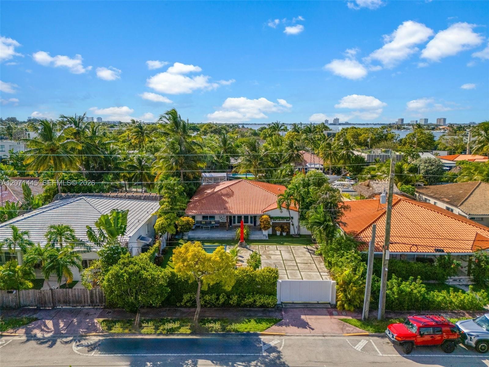 7970 Hawthorne Avenue, Miami Beach, FL 33141 photo 5