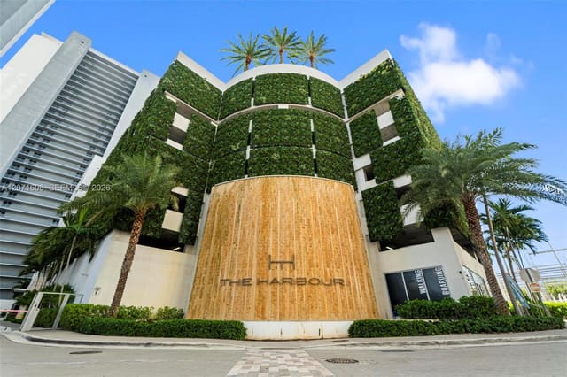 16385 Biscayne Boulevard 521, North Miami Beach, FL 33160