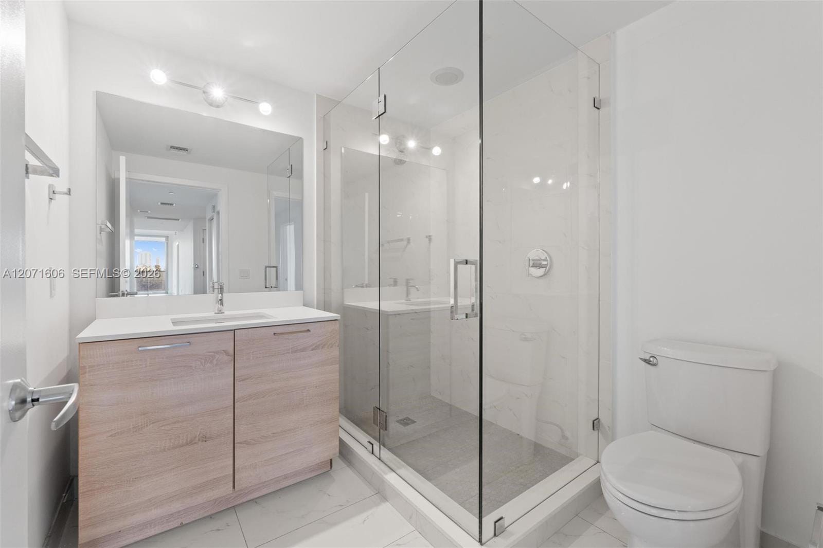 16385 Biscayne Boulevard 521, North Miami Beach, FL 33160 photo 26