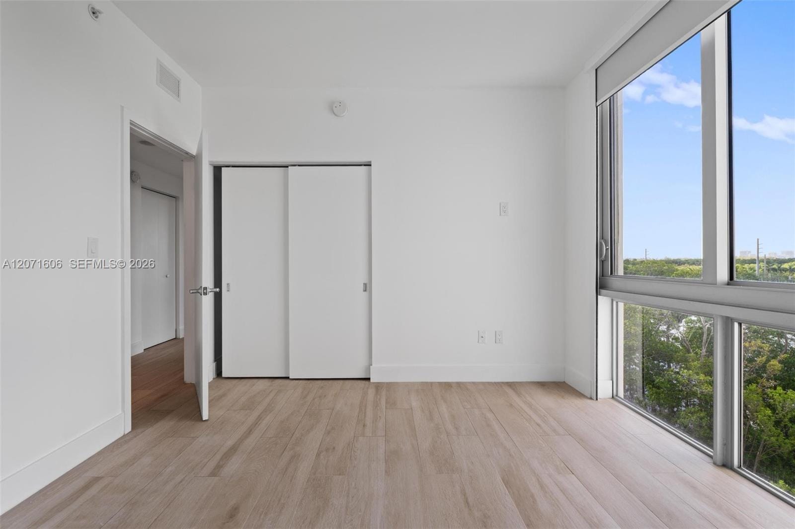 16385 Biscayne Boulevard 521, North Miami Beach, FL 33160 photo 28
