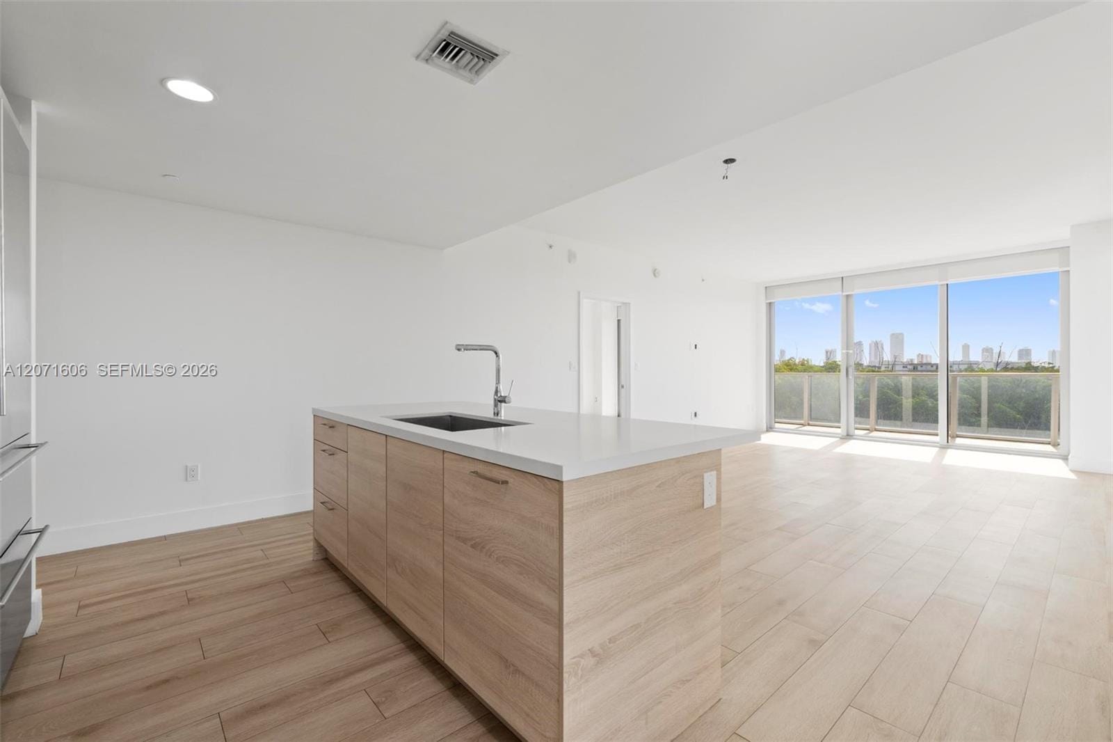 16385 Biscayne Boulevard 521 — photo 8