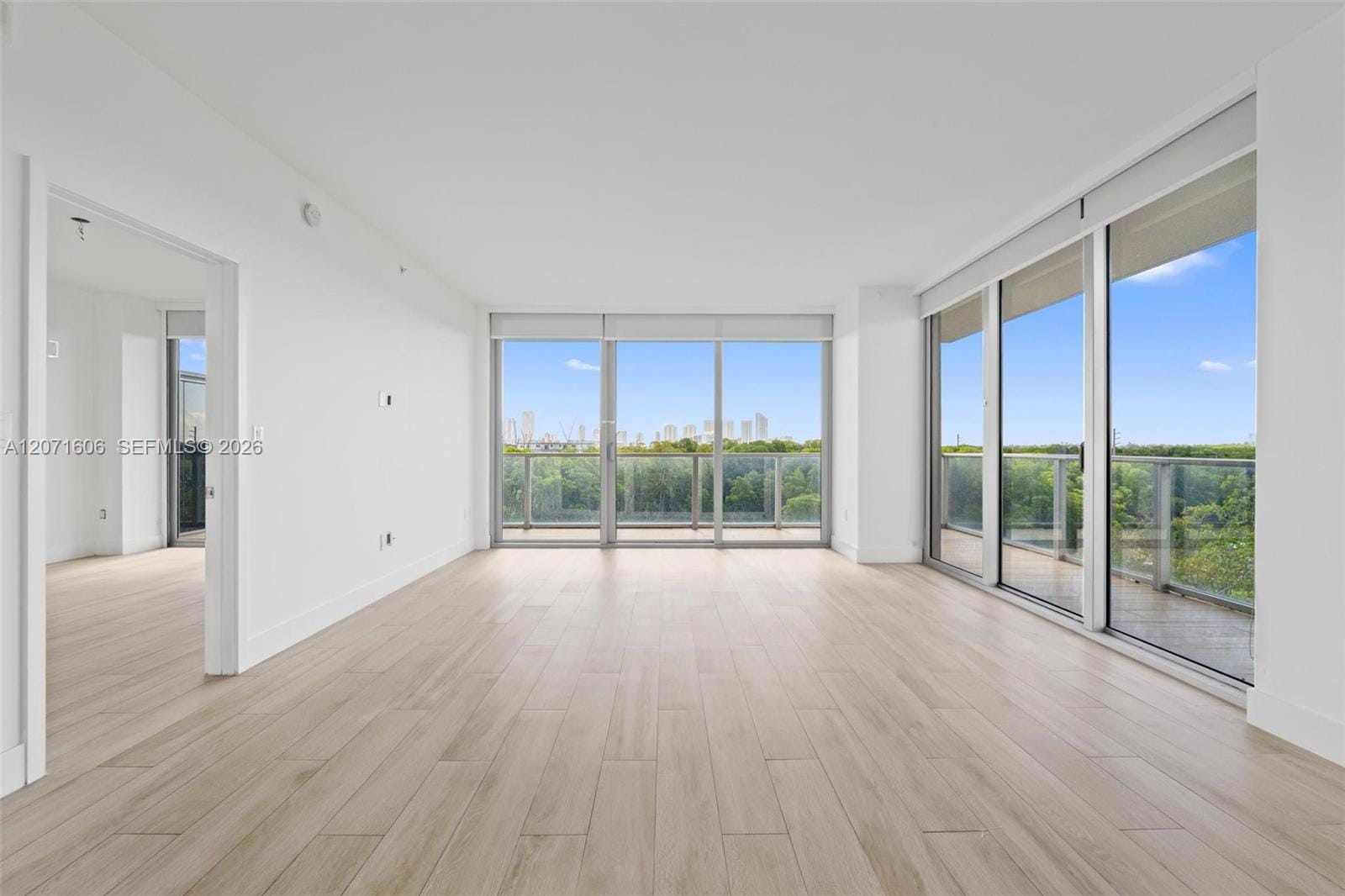 16385 Biscayne Boulevard 521 — photo 10