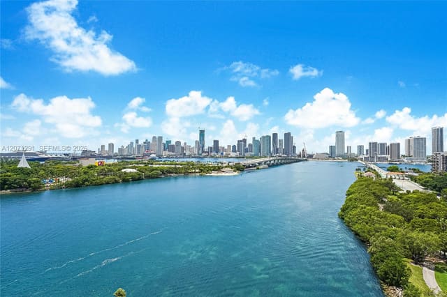 1000 Venetian Way 1108, Miami, FL 33139