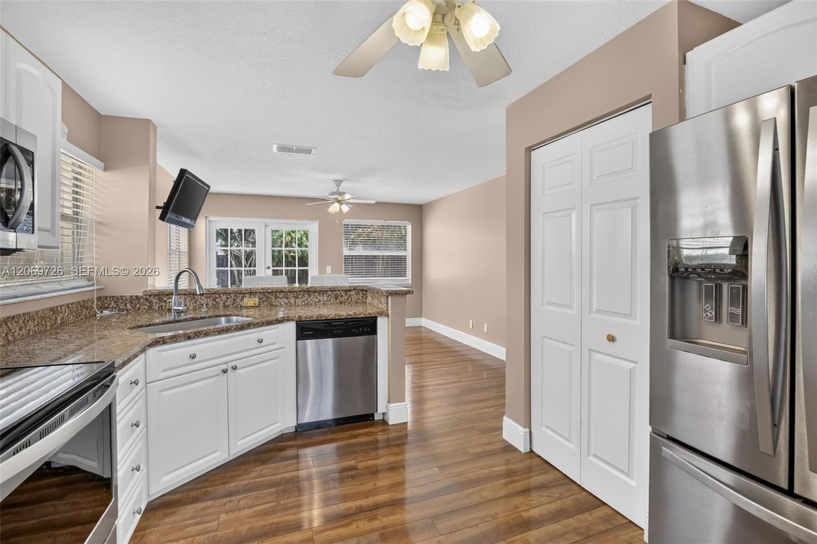 2638 Oak Park Circle, Davie, FL 33328 photo 14