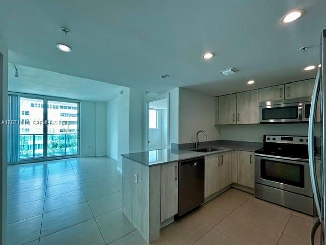7525 E Treasure Drive 505 — photo 3
