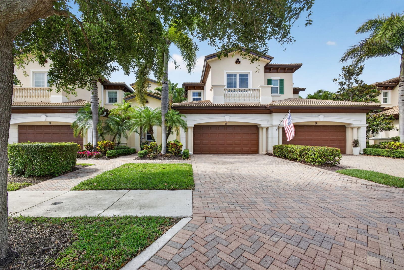 111 Tresana Boulevard 29 — photo 1