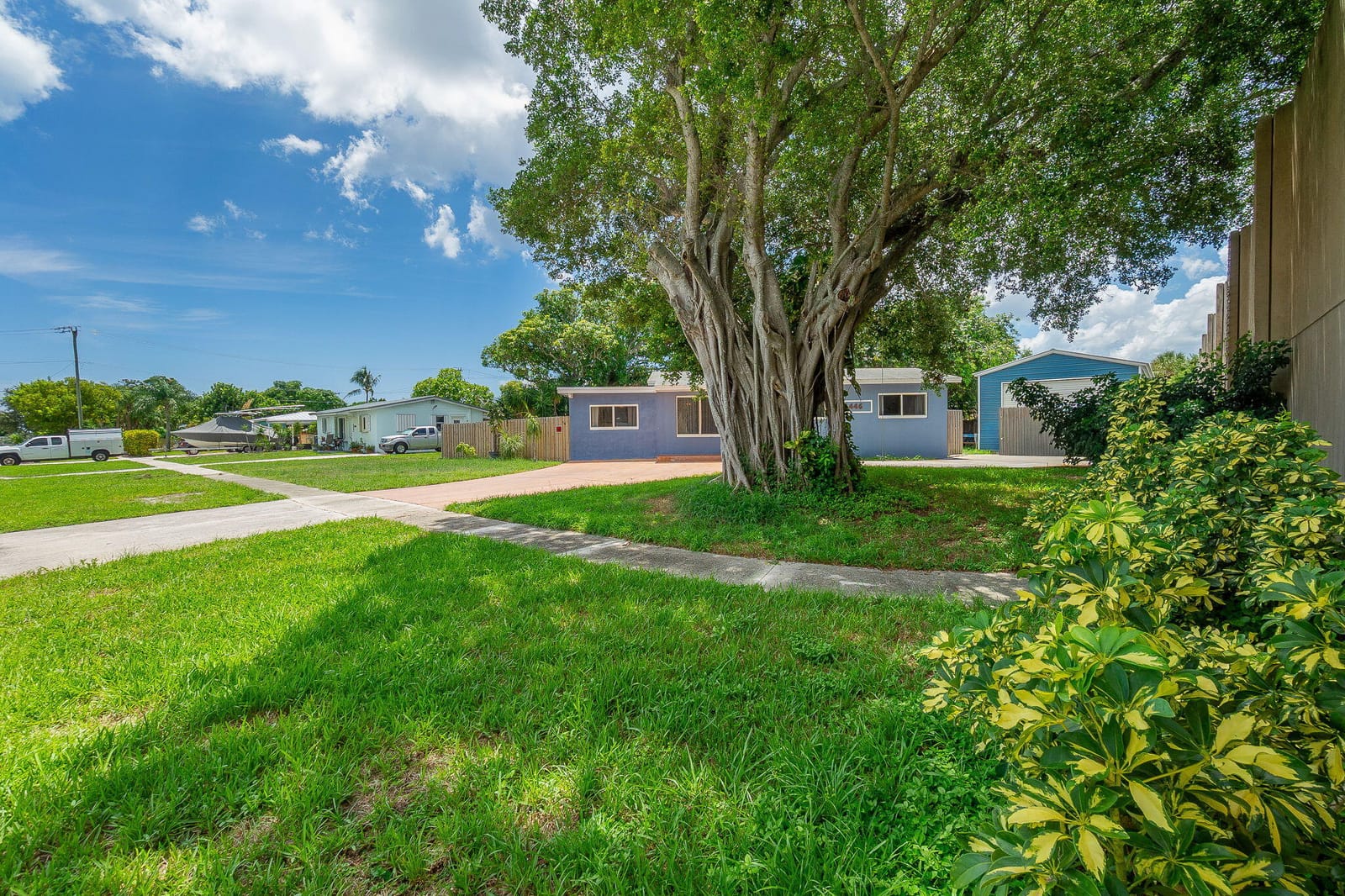 1446 W DREW Street — photo 3