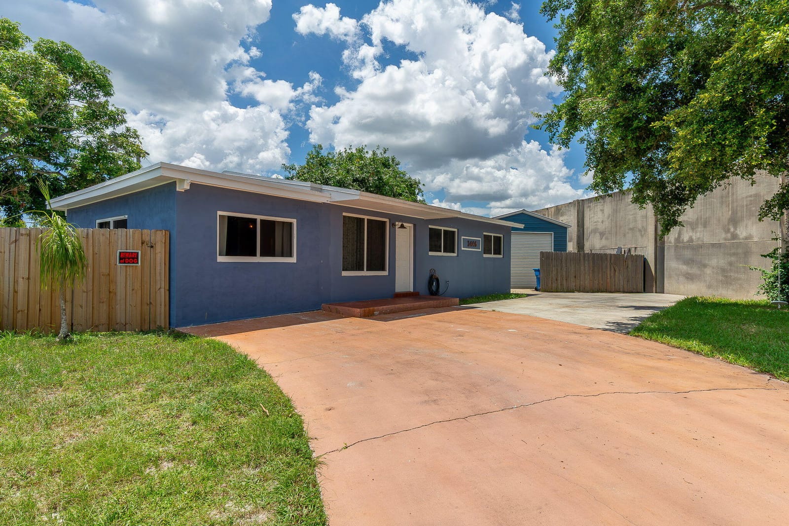 1446 W DREW Street — photo 4
