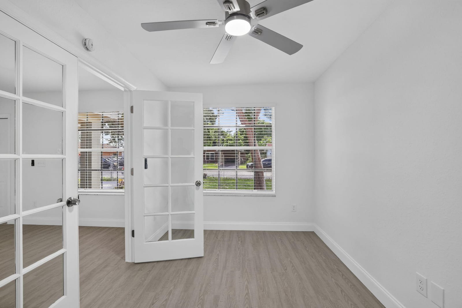 2855 NW 8TH Court, Fort Lauderdale, FL 33311 photo 8